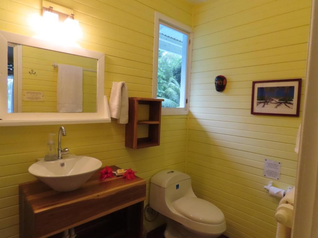 Sand Dollar Beach Bed & Breakfast Bocas del Toro Esterno foto