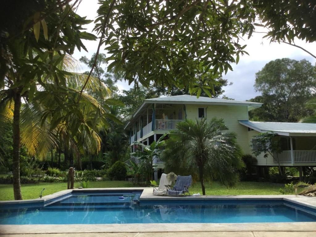 Sand Dollar Beach Bed & Breakfast Bocas del Toro Esterno foto