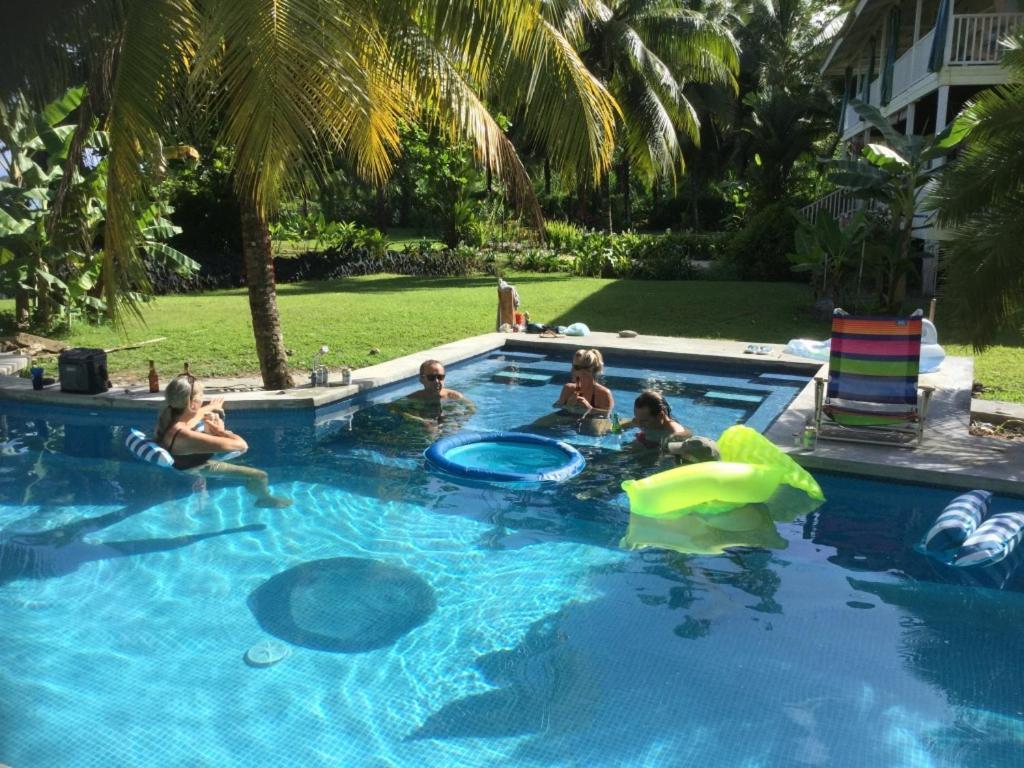 Sand Dollar Beach Bed & Breakfast Bocas del Toro Esterno foto